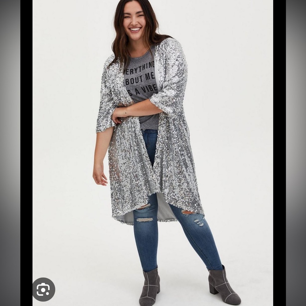 Torrid 2X Shiny Silver Sequins Open  Kimono Duster Hi Low Hem Lined Holiday